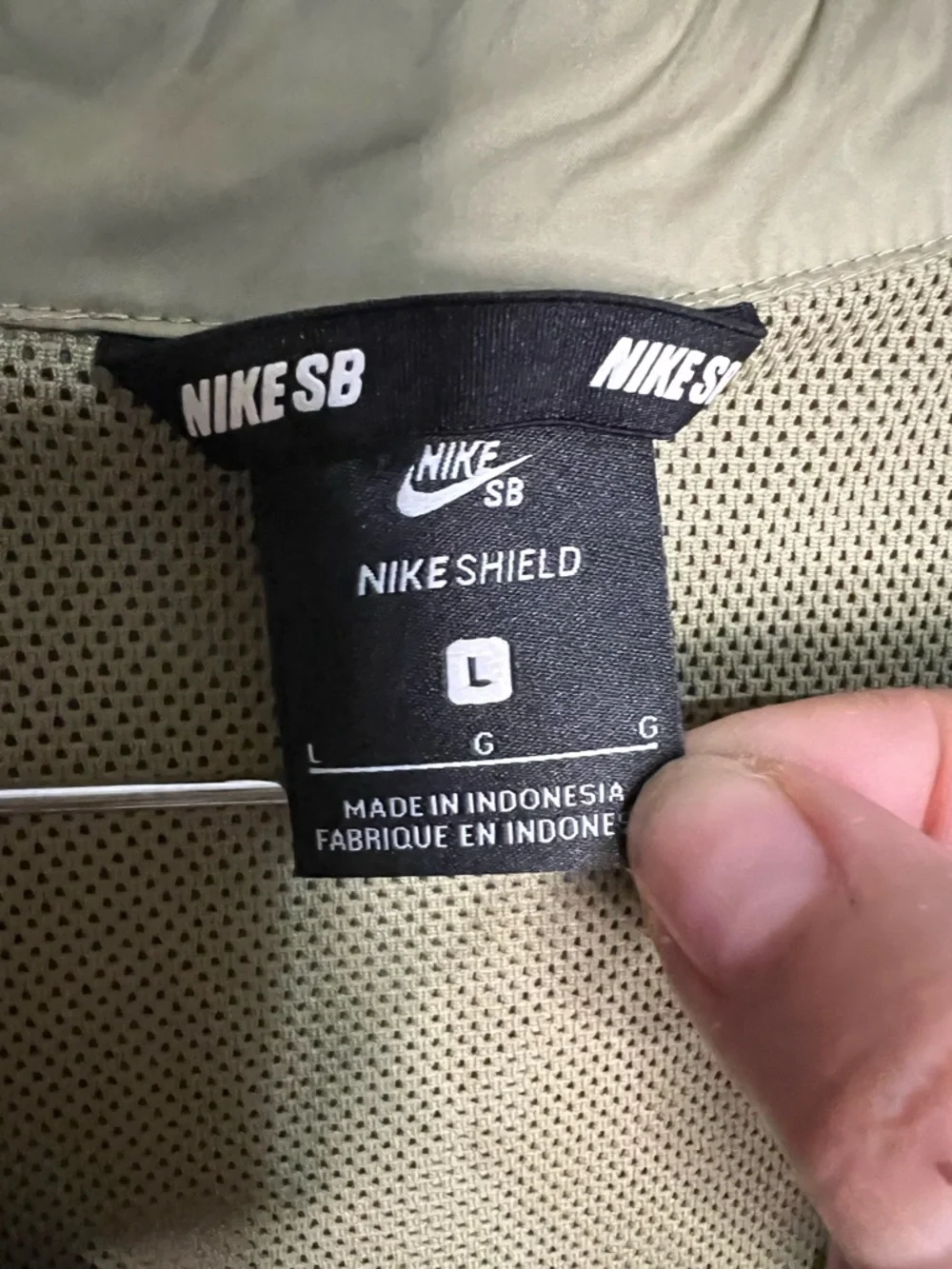 Nike Men's SB Coaches Skaetboarding Tan Windbreaker Jacket‎